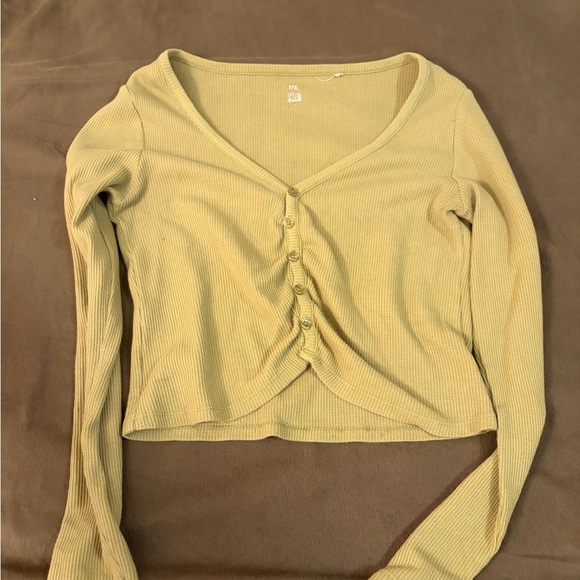 Women's Olive Button-Up Ribbed Top - Picture 2 of 2